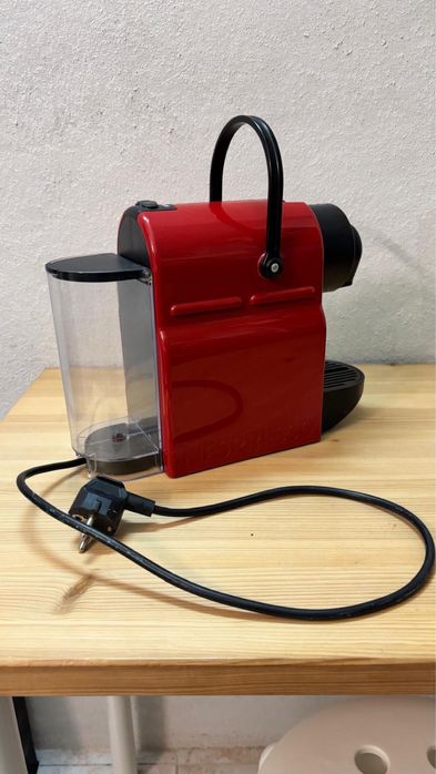 Máquina Café Nespresso Krups Inissia Vermelha