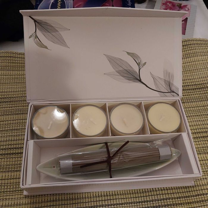 Świeczki zapachowe w pudełku (NOWE)