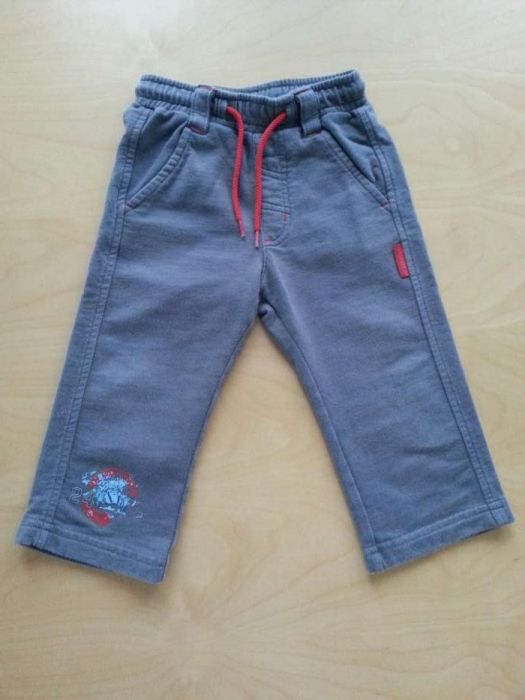 Dresowe spodnie chłopięce Coccodrillo rozm 80