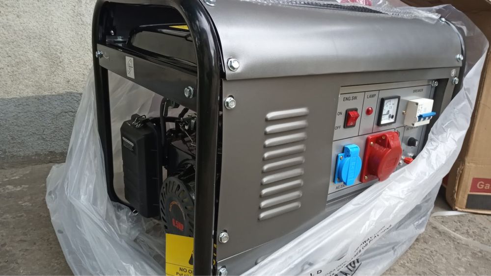 Бензиновый генератор Бензиновий генератор