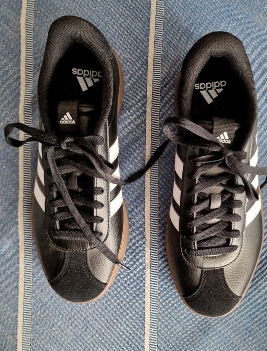 Ténis novos adidas 42 e botas novas de pele 43