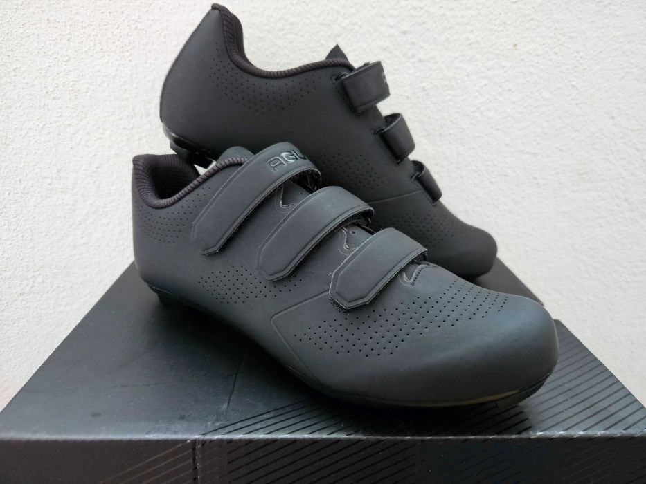 Sapatos de ciclismo AGU nº40, 42, 43, 44 e 46 c/Travessas (Novos)