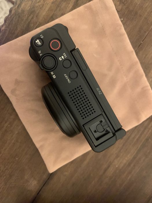 ZV-1F Camera NEW with Tripod64729509716737121