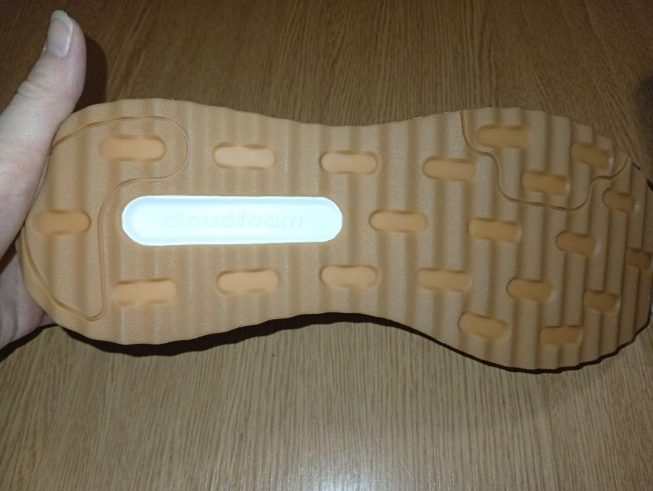 Продам кросівки Adidas 41 розмір