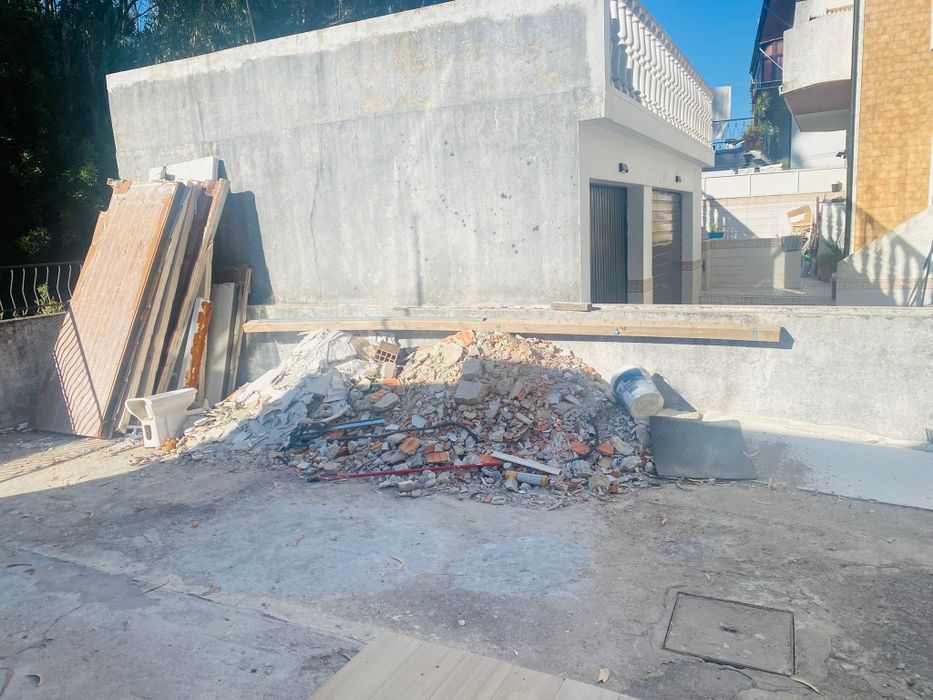 Recolha entulho e demoliçoes
