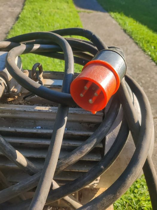 Silnik 7.5kw trojfazowy tamel z kablem wlacznikiem i wózkiem