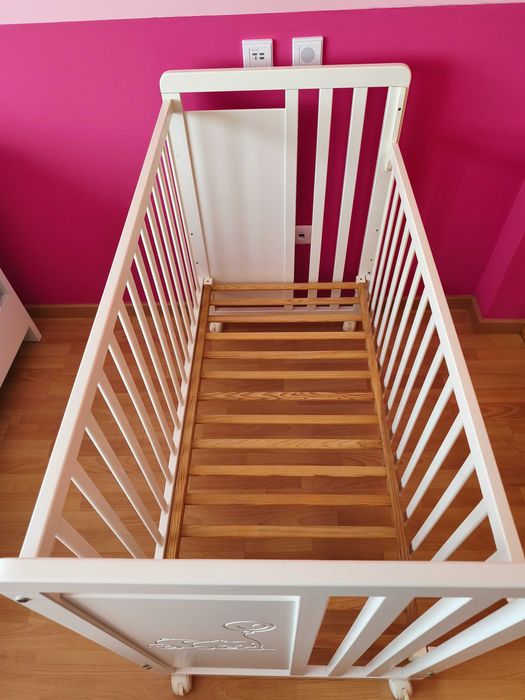 Berço/cama de grades da marca Trama.