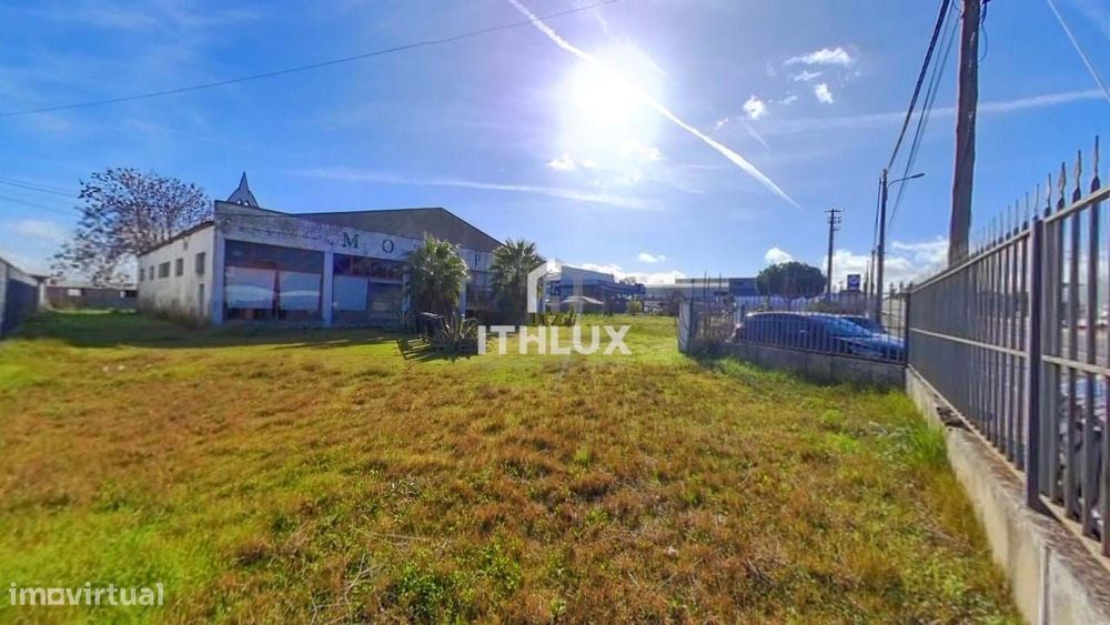 Armazém inserido num lote  com 4.000 m2 - Elvas -Portugal — Caia, São Pedro E Alcáçova, Portalegre