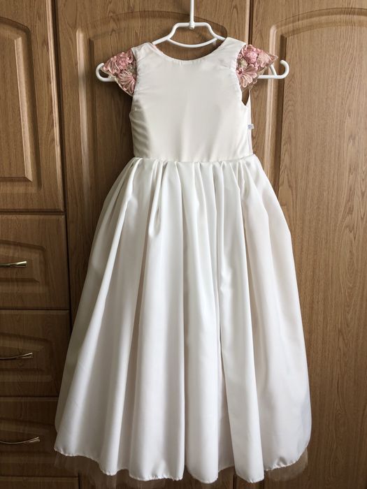 Сукня бежева з вишивкою, 116-128, нарядна, для дівчинки , святкова