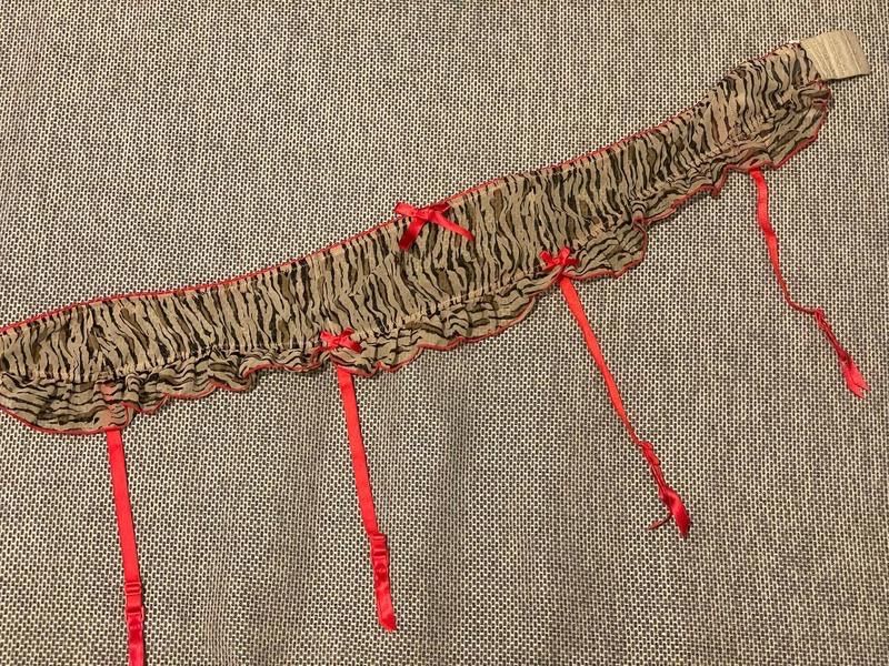 Пояс з підтяжками для панчох Secret Possessions