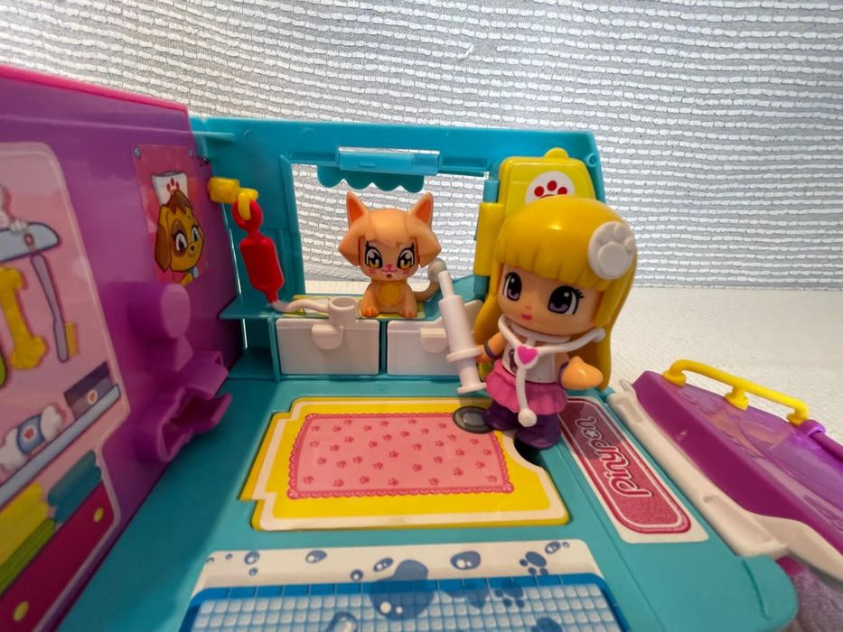 Conjunto Pinipom carrinha de veterinário