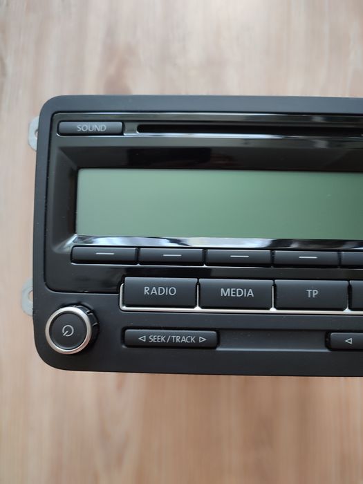 Radio VW Passat Golf Polo Eos Caddy Jetta Touran T5 RCD310 + Kod