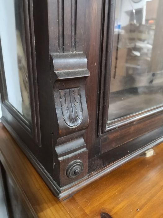 Vitrine muito antiga