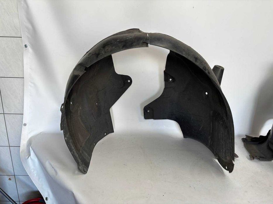 Подкрылки переднийе на Tesla Model 3