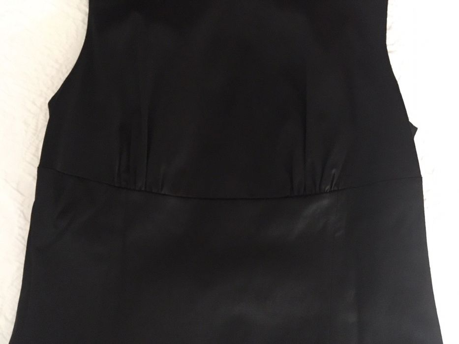 Vestido clássico preto da Lanidor.