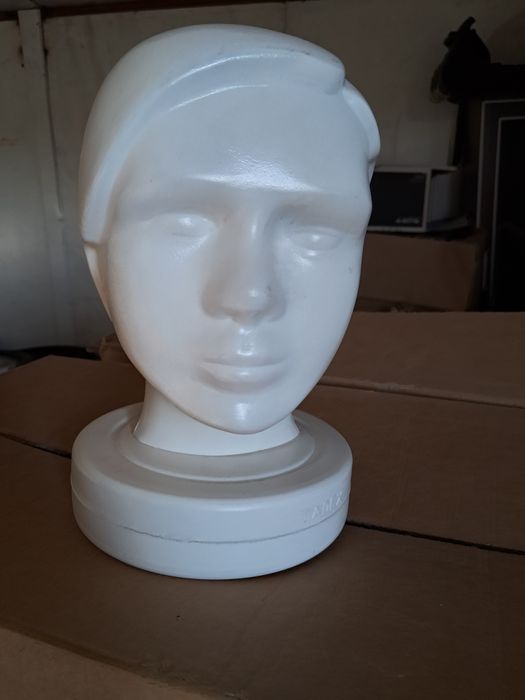 Sprzedam głowy lalek KRAWAL