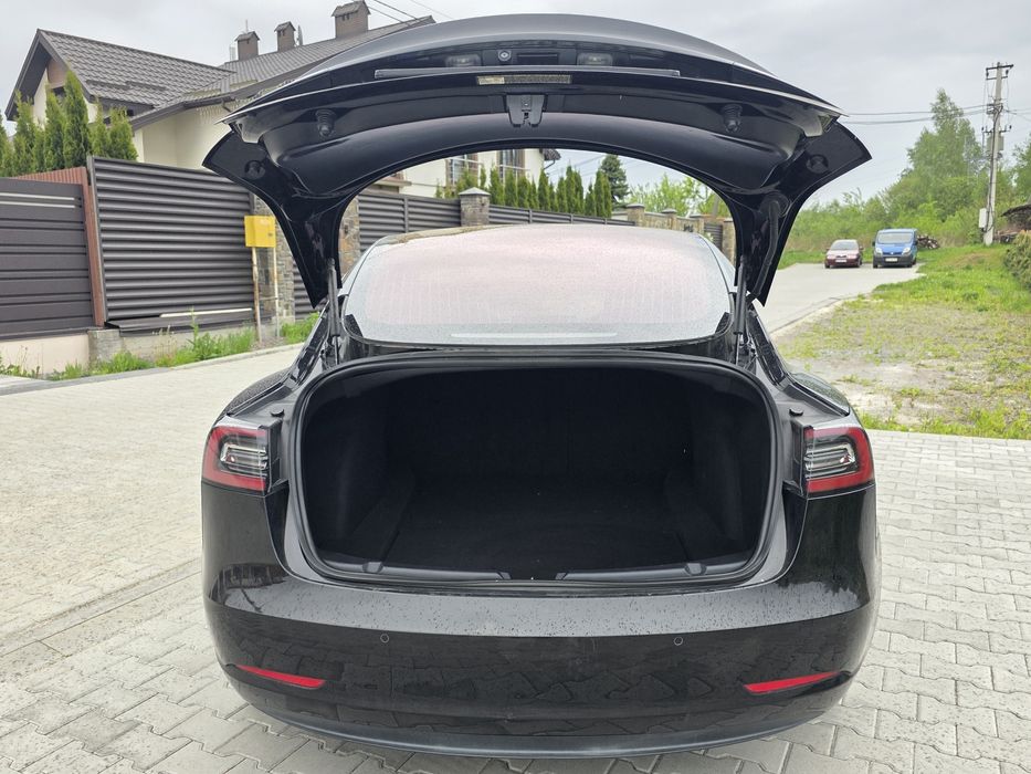 Tesla M3 2019 MidRange (задній )  модель 3 model тесла