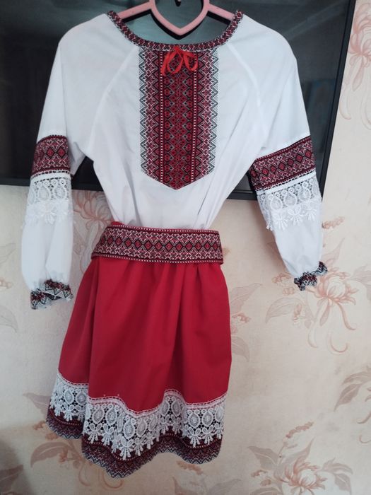 Спідниця  з вишиванкою для дівчинки