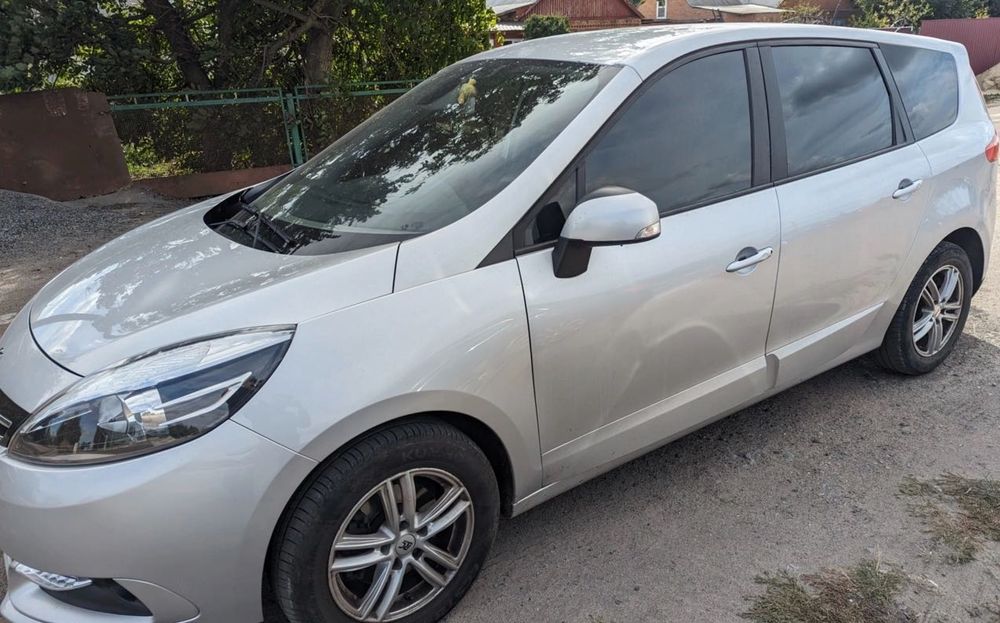 Renault Grand Scenic 2015