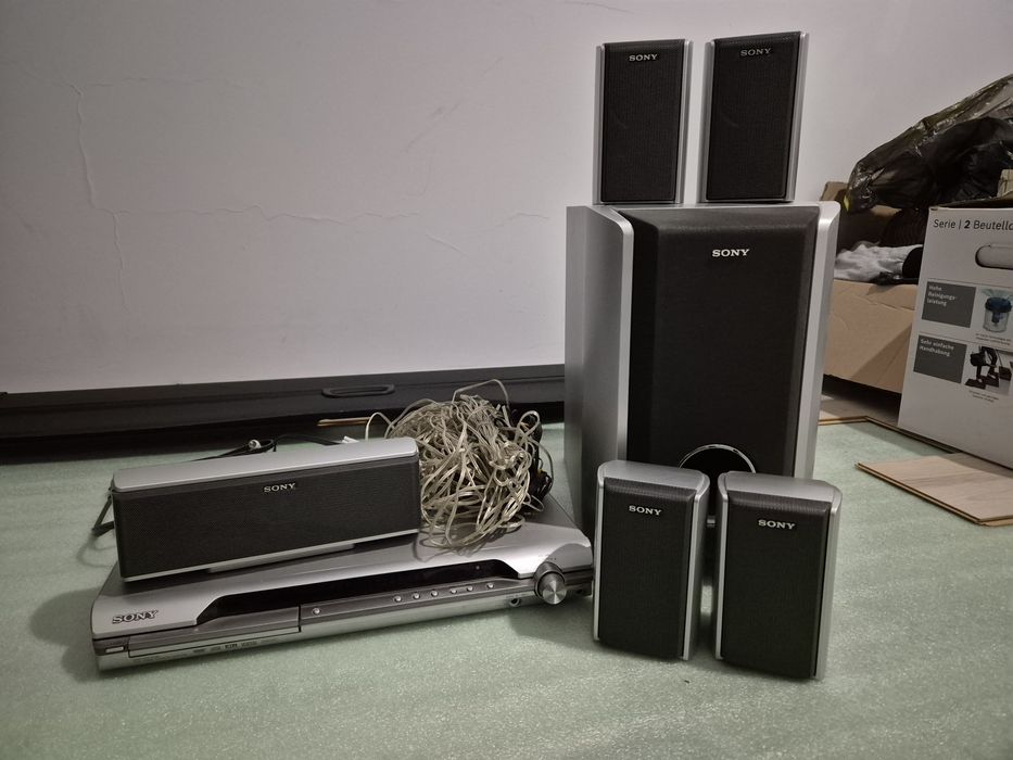 Продам DVD Home Theatre System  Sony