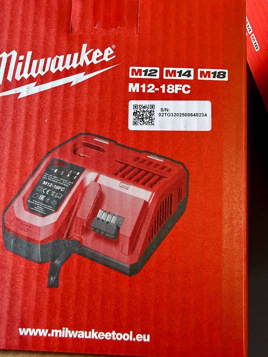 Зарядний пристрій Milwaukee M12-18 FC Rapid