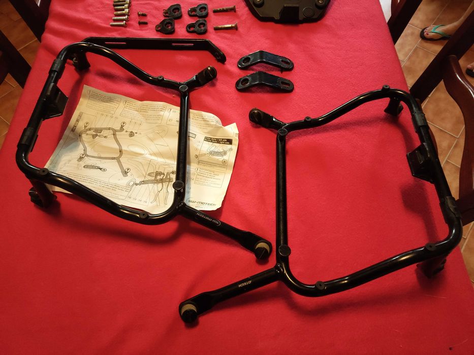 Material Hayabusa 2gen  Escapes, luz traseira, suporte para top case e malas laterais givi