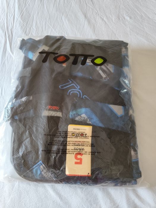 Mochila escolar Totto (nova)