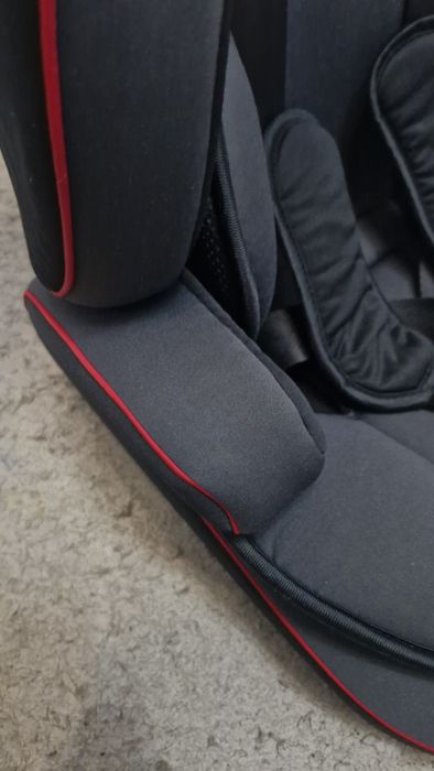 Дитяче автокрісло