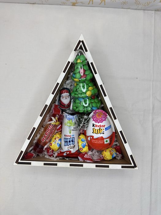 Новорічний солодкий подарунок / Подарунковий бокс Kinder / Солодощі