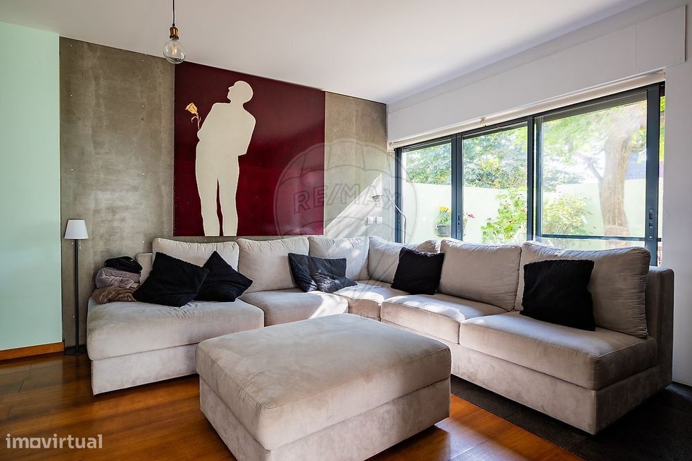 T4 Detached House for Sale