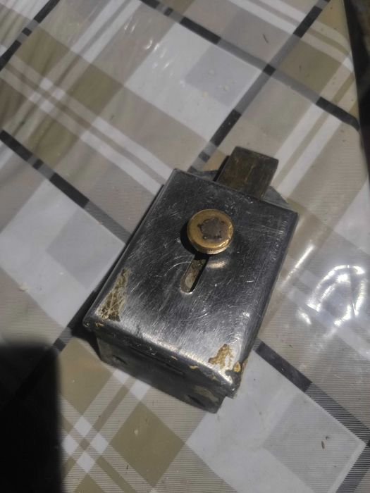 Внутрішній замок на двері. Нержавіюча сталь