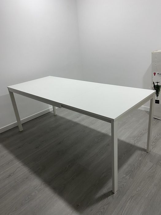 Mesa extensivel + 4 Cadeiras