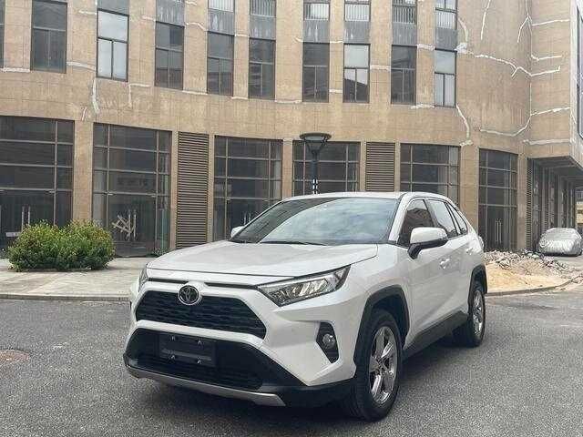 Toyota RAV4 2023 авто в Києві