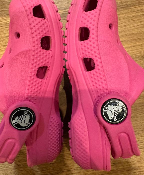 Crocs como novos