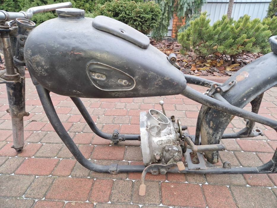 Продам запчастини на  мото М 72.