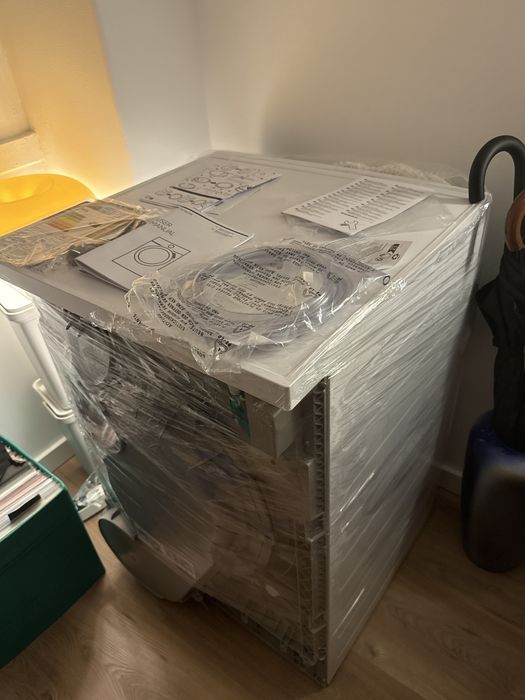 Máquina de secar roupa AEG