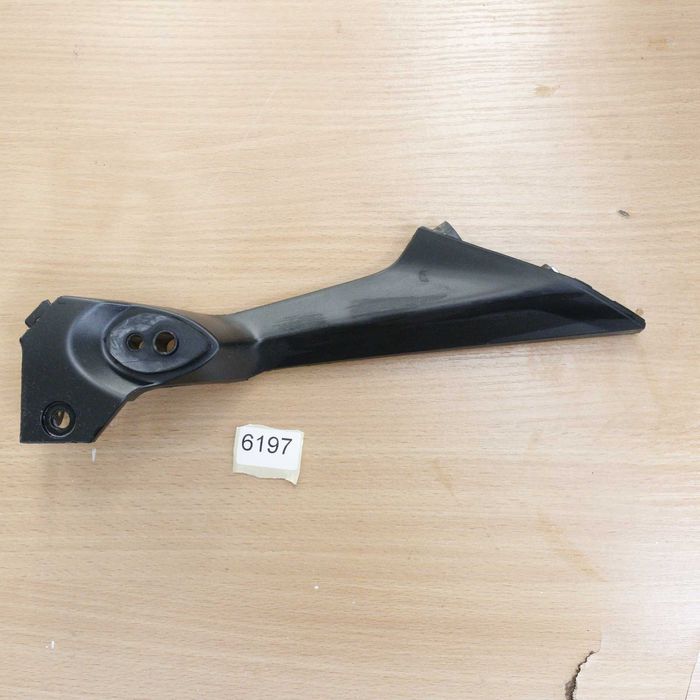 6197 Honda CBR osłona owiewki tylnej prawej RH