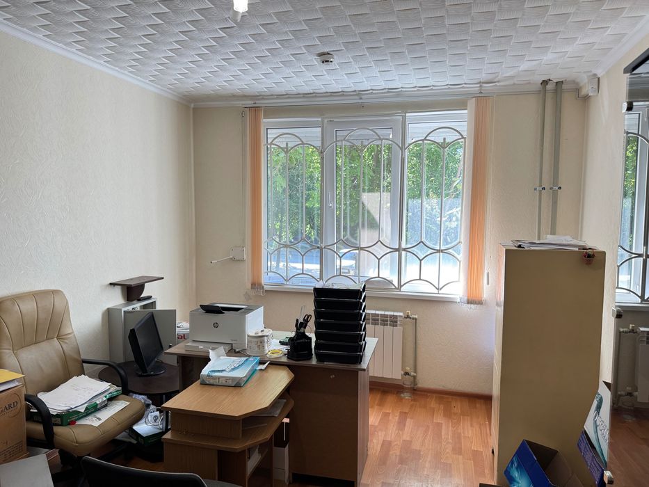 Продаж комерційної нерухомості: офіс та магазин