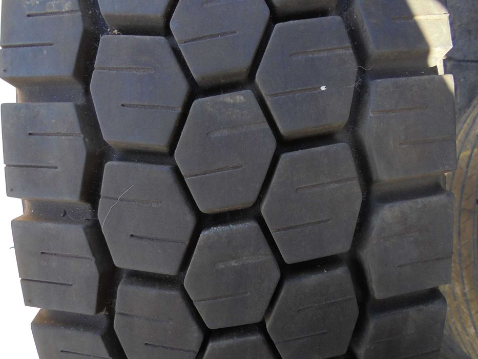 Opona 245/70R19.5 Fireston FD611 (550 netto)