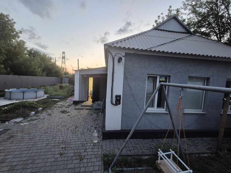 Продаж будинку біля взуттєвої фабрики