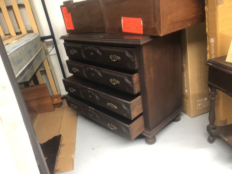 Moveis de madeira estilo clássico e rústico