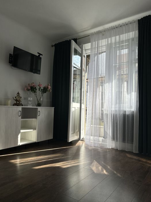 Красива квартира в самому центрі міста з виглядом на  Либідь Плаза.