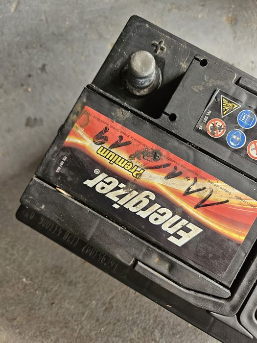 Akumulator 80ah 740a 12v Do Samochodu Bateria Auta Energizer Premium  prądu prądowy Super Stan Sprawny