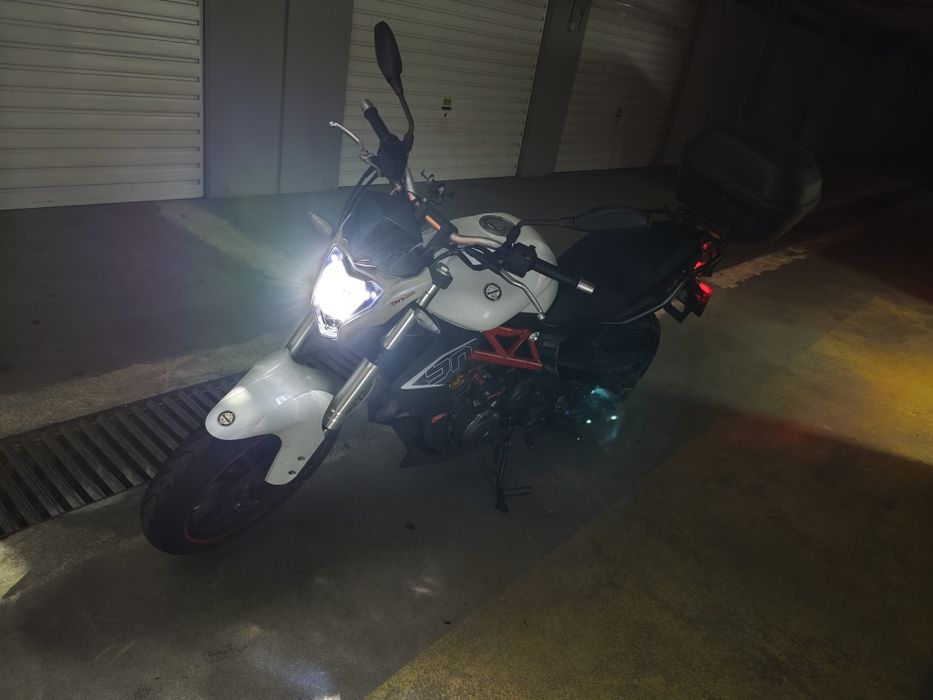 Vendo Moto Benelli BN302 de 2016 com  35711kms