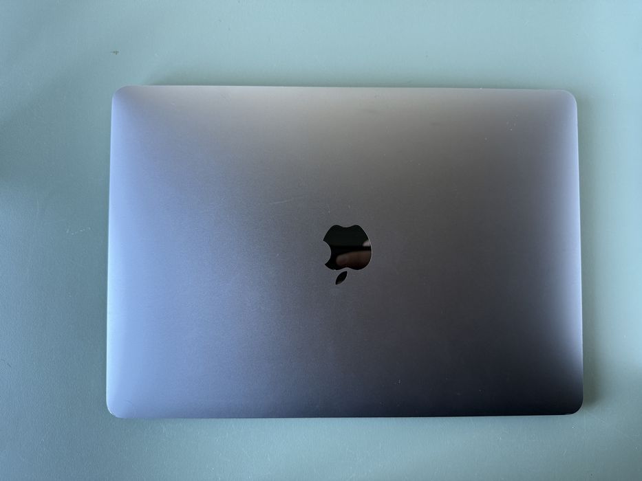 Apple Macbook Air 13”  2020 INTEl447381372111441924