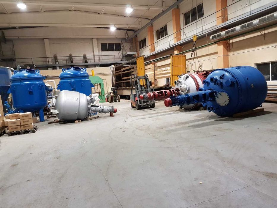 Реактора, смесители, сборники, емкости.