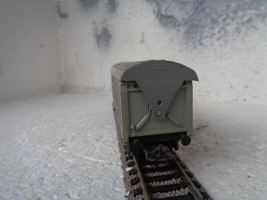 1:87 LIMA Vagão de mercadorias Varta com tampsa de abrir comboio