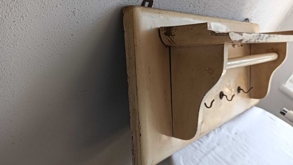 Stara drewniana półka