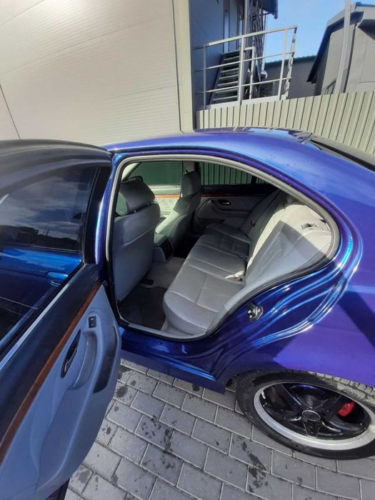 Автомобіль BMW e39