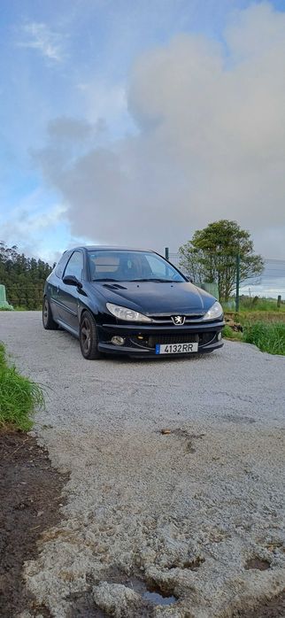 Vendo meu carro para comprar  outro familiar